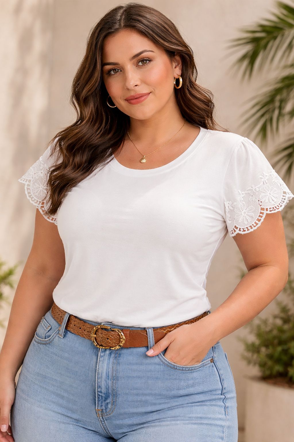 Camiseta Rendada na Manga